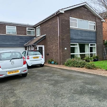 Hotel 5 Ravenhurst Drive Walsall Bagian luar foto