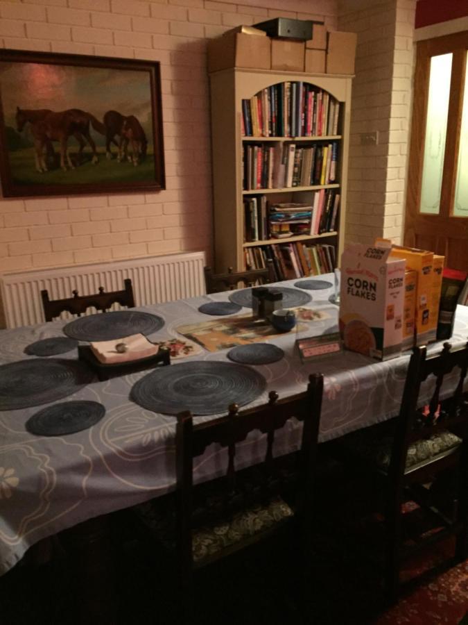 Hotel 5 Ravenhurst Drive Walsall Bagian luar foto