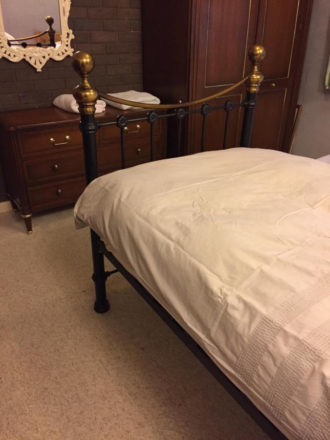 Hotel 5 Ravenhurst Drive Walsall Bagian luar foto