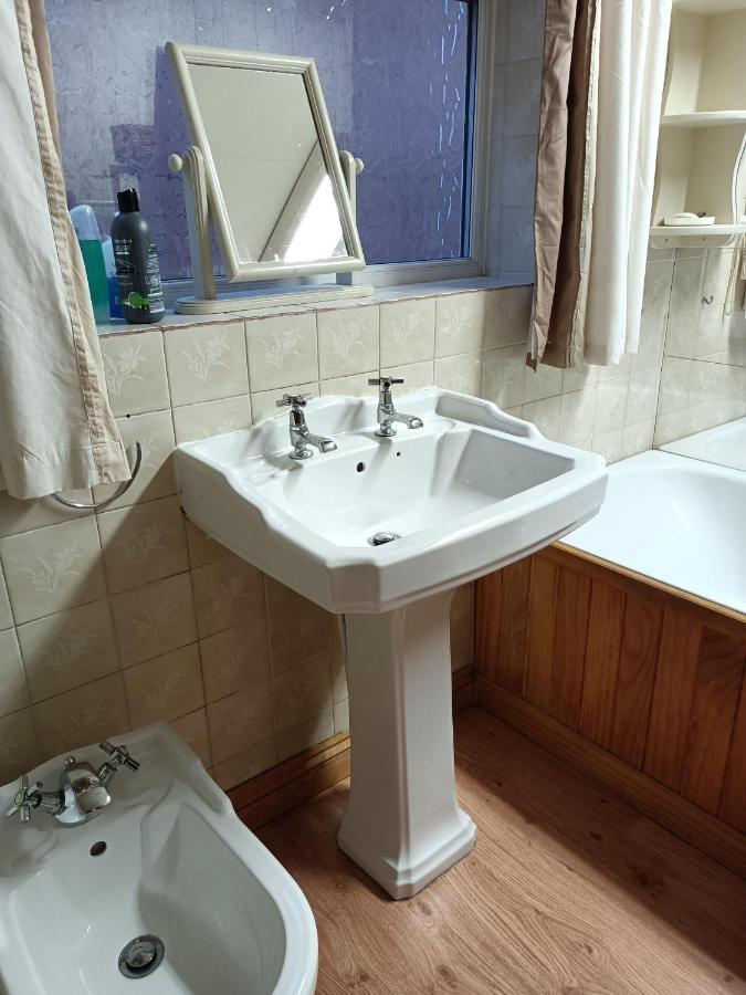 Hotel 5 Ravenhurst Drive Walsall Bagian luar foto