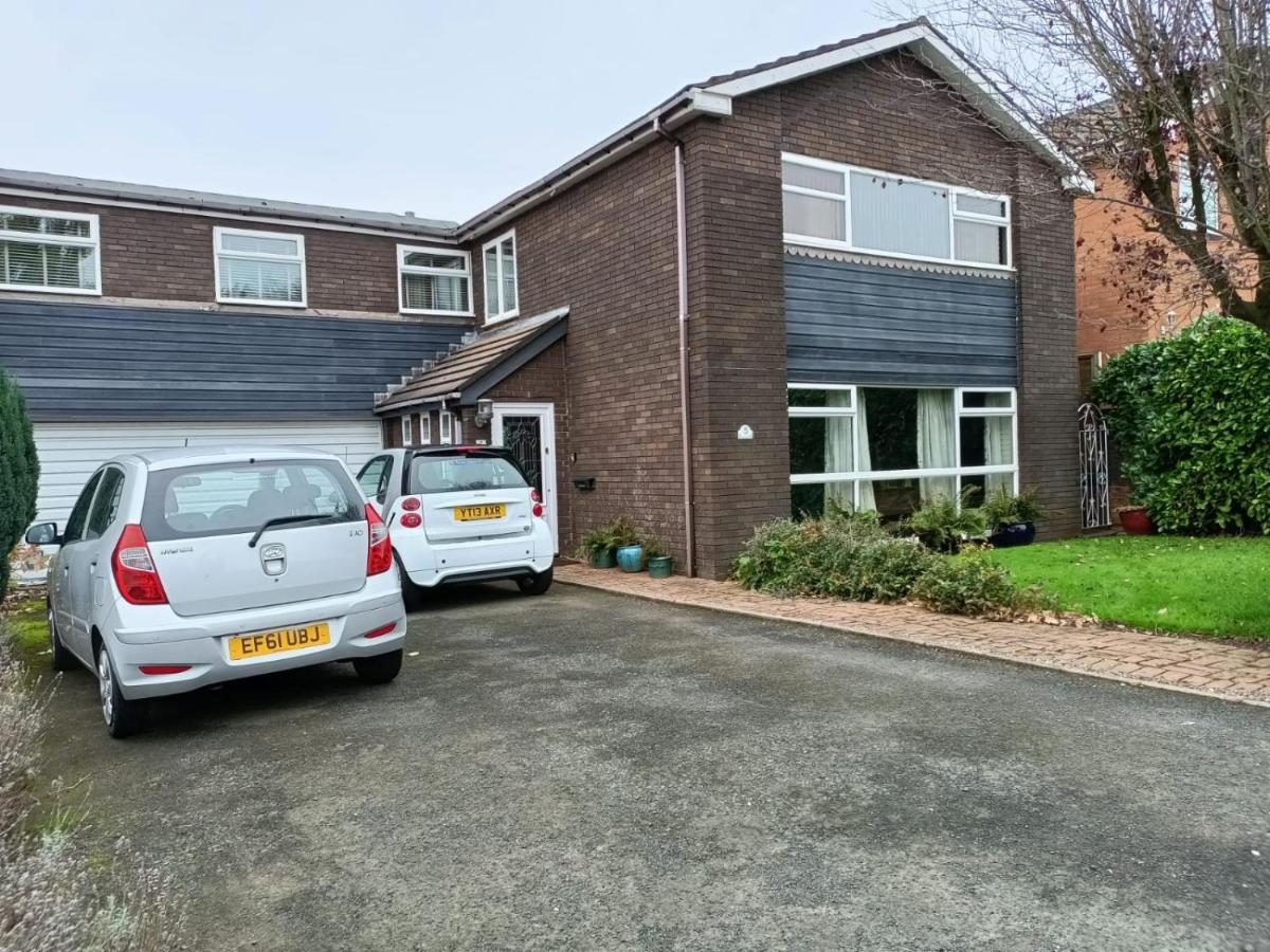 Hotel 5 Ravenhurst Drive Walsall Bagian luar foto
